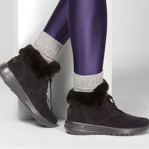 Women’s Sz 9.5 Skechers On the Go Joy Lush Faux Fur Boots